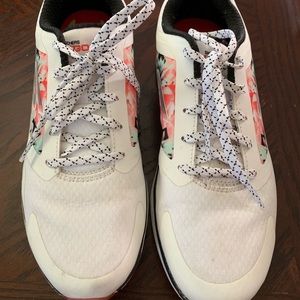 Sketchers Golf shoes. Size 7. Gently used